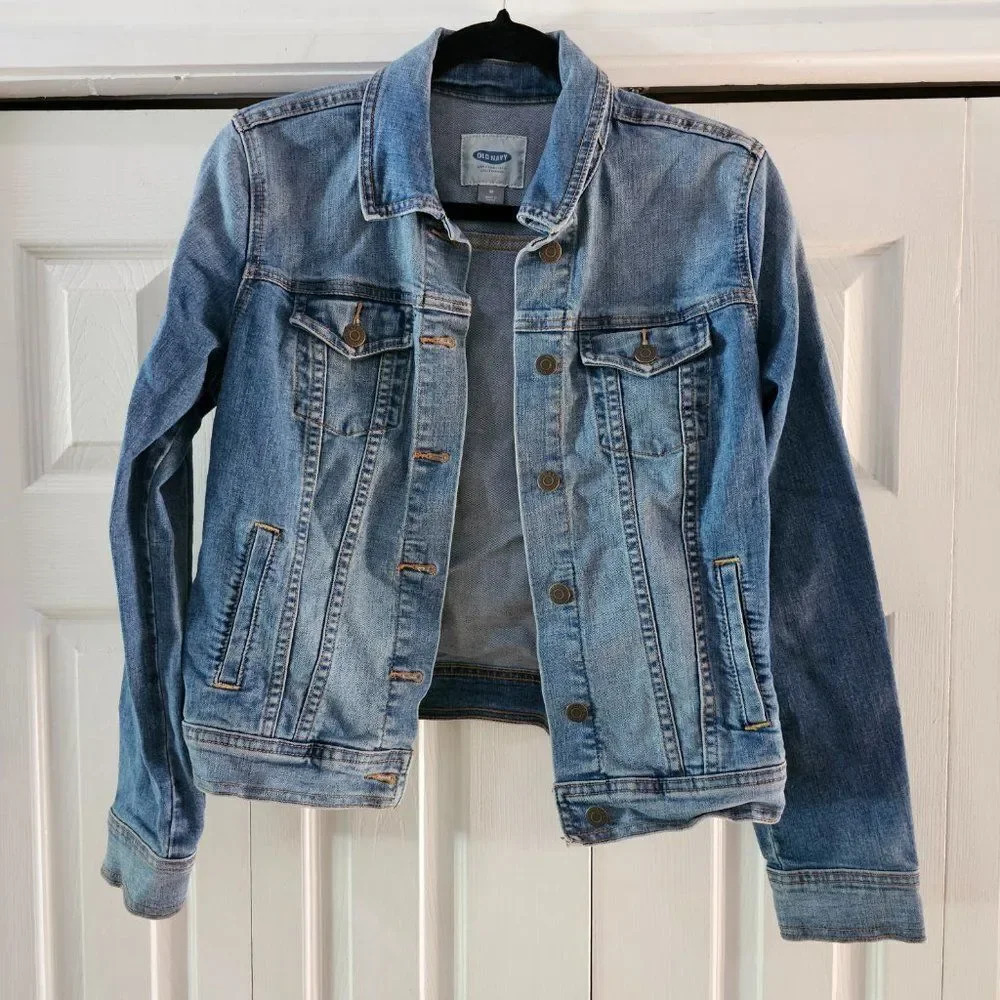 Old Navy Women's Blue Classic Long Sleeves Jean Jacket Size Medium - Picture 3 of 14